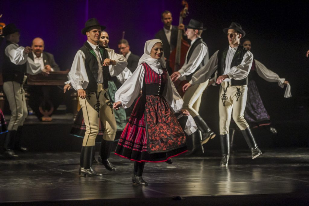 Határon Túli Nemzeti Tánc – az Ifjú Szivek Táncszínház előadása Brünnben